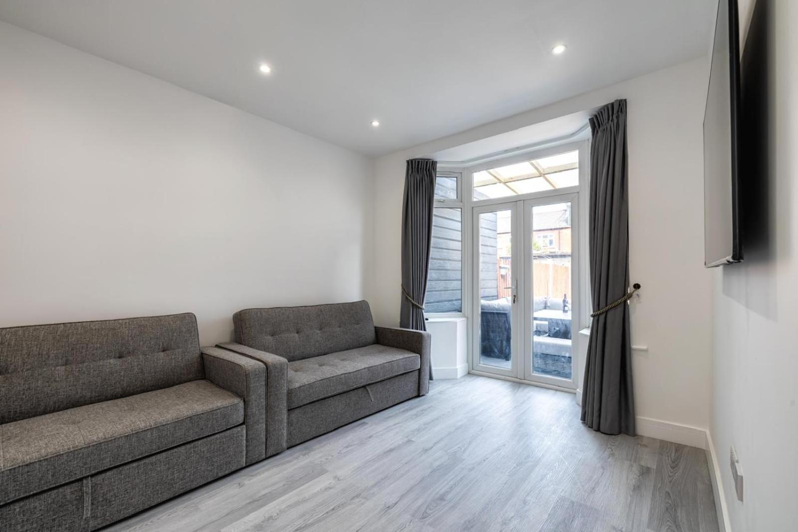 Modern Home With Driveway Parking For 2 Vehicles, Near Tottenham Hotspur Stadium, White Hart Lane Train Station Londres Exterior foto